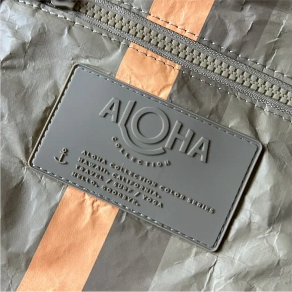 ALOHA COLLECTION CROSSBODY - Picture 2 of 4